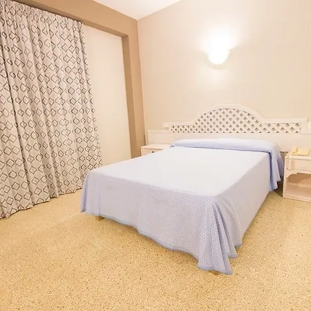 Azuline Llevant Szálloda San Antonio